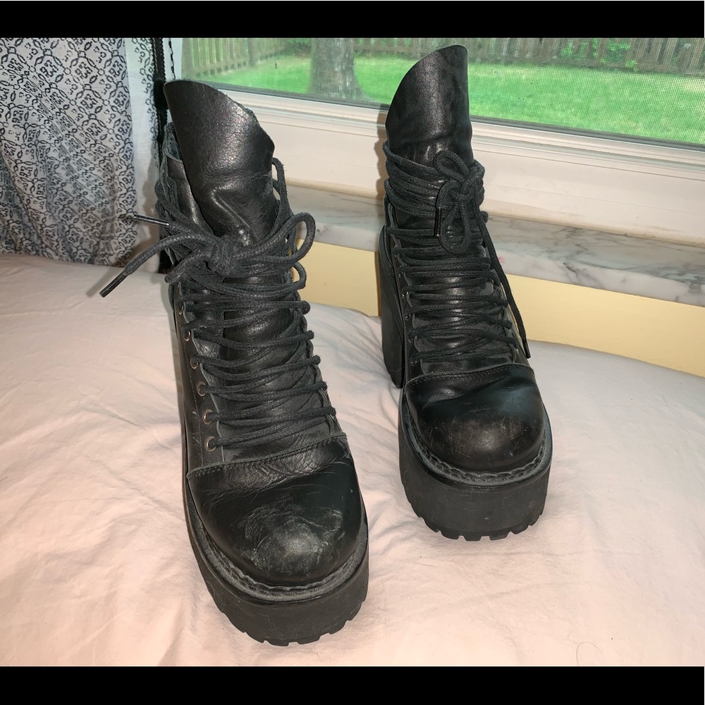 UNIF platform bootie black size 7